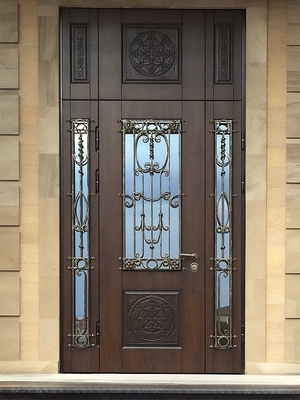 Дверь со стеклом и фрамугой