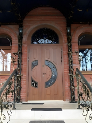 Фото парадной двери